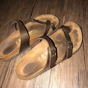 Birkenstocks size 40 (9/9.5)